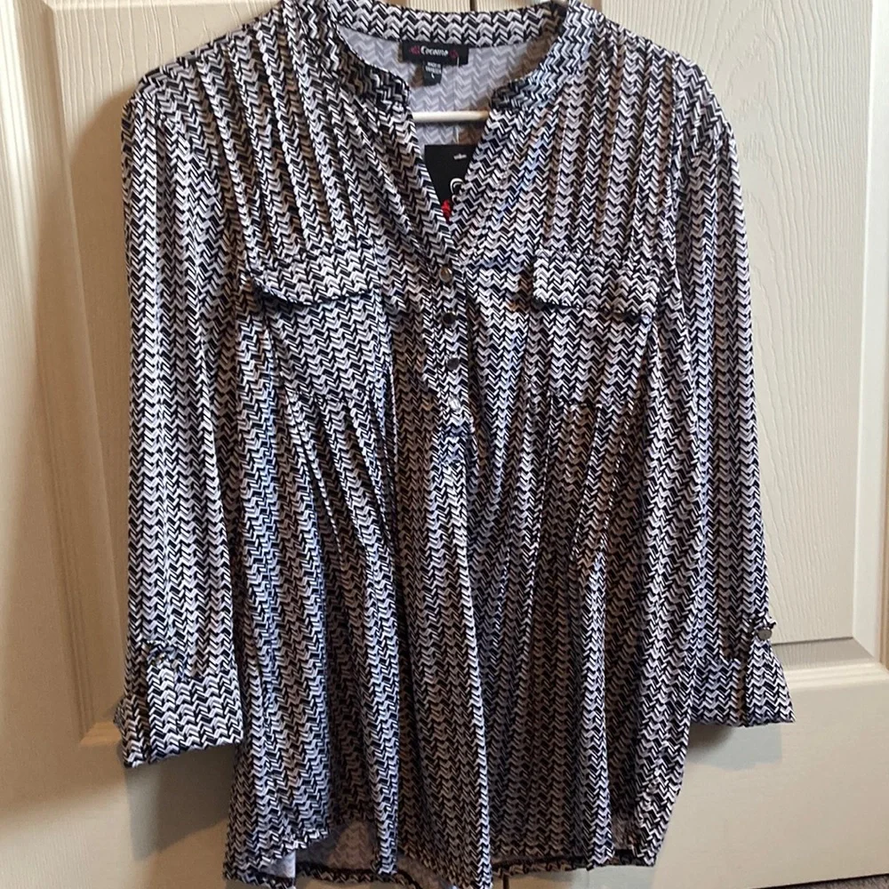 NWT very flattering black/white/gray ladies large blouse - Picture 1 of 10